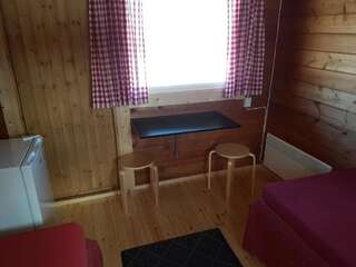 Курортные отели Näverniemi Holiday Center Ивало Небольшой коттедж с общей ванной комнатой-7